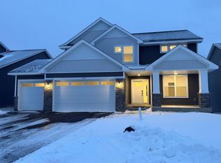 1918 Timber Ln, Carver, MN 55315