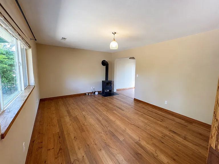 220 W Hersey St — Photo 5
