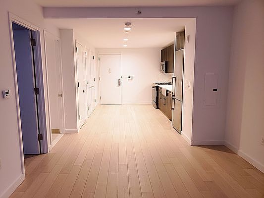 5th image of 535 W 43rd St #5L