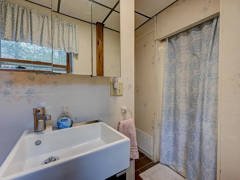 30 Middle Shore Dr — Photo 21