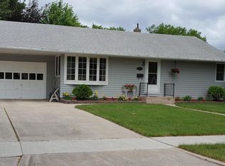 405 22nd Ave N, Fargo, ND 58102