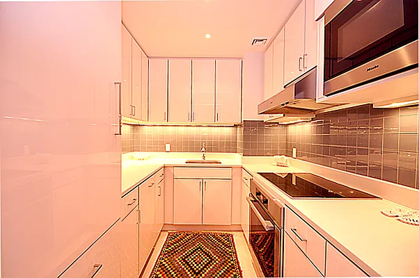 Rented by Domus Realty | media 25