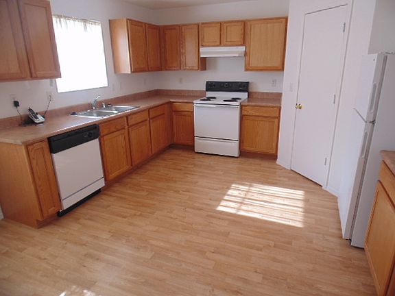 3rd image of 9000 Twin Harbor Ave NW