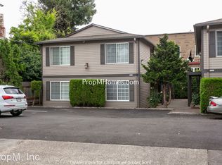5920 SW Hood Ave APT 4, Portland, OR 97239