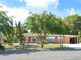 214 W Glenview Dr, San Antonio, TX 78228