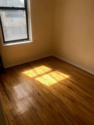 Rented by Alexander Bilu, LREB | media 8