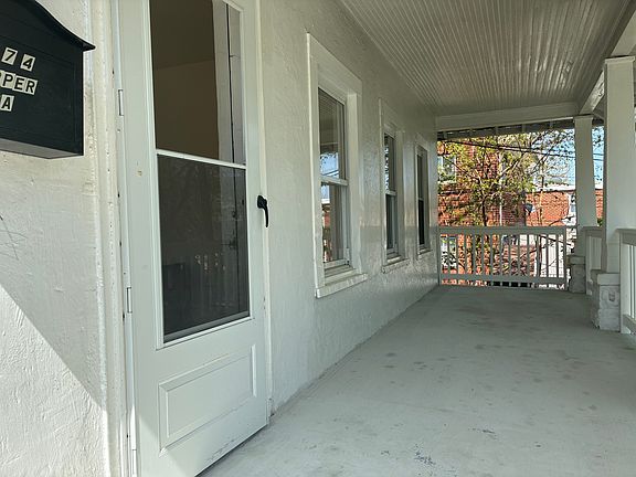 3rd image of 574 49th Pl NE