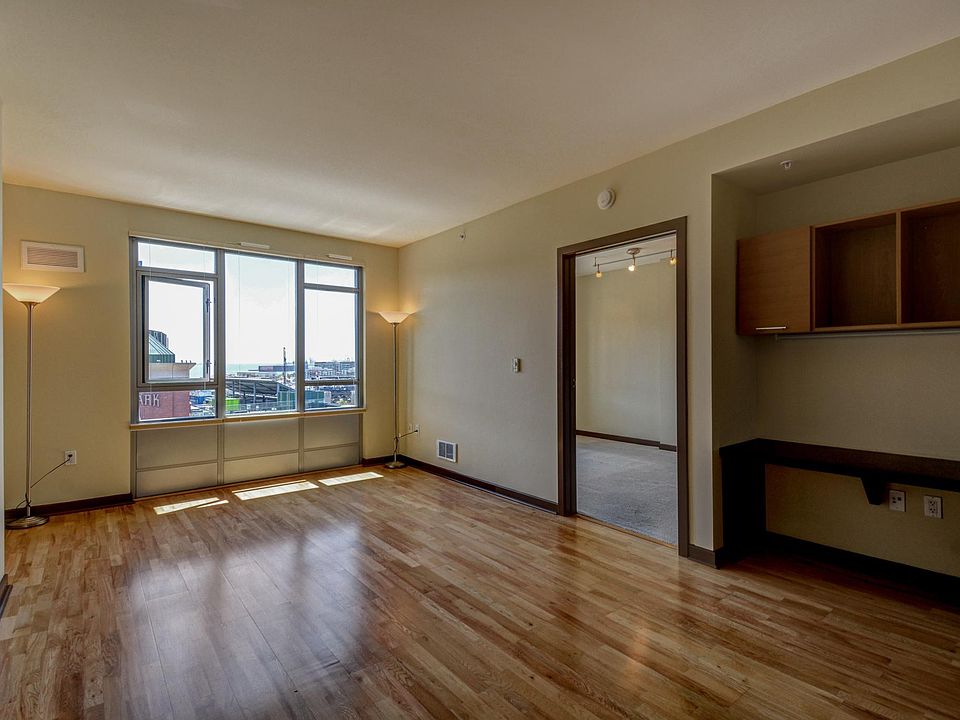 1st image of 170 King St Unit 1109