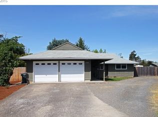 3830 Peppertree Dr, Eugene, OR 97402