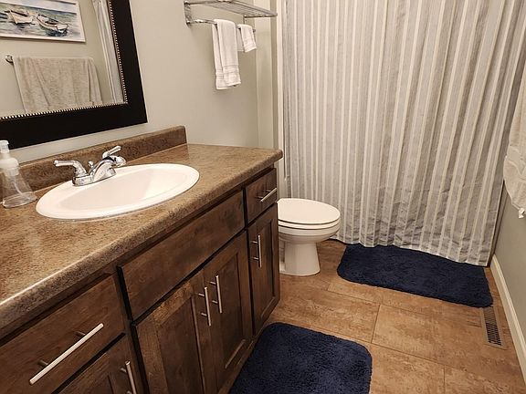 5th image of 455 240th Ave #203