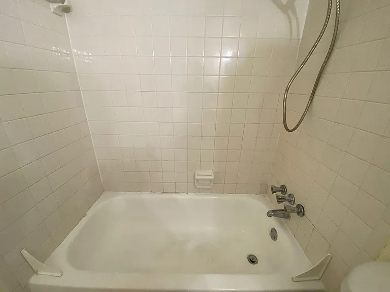 908 Lake Destiny Rd #E — Photo 12