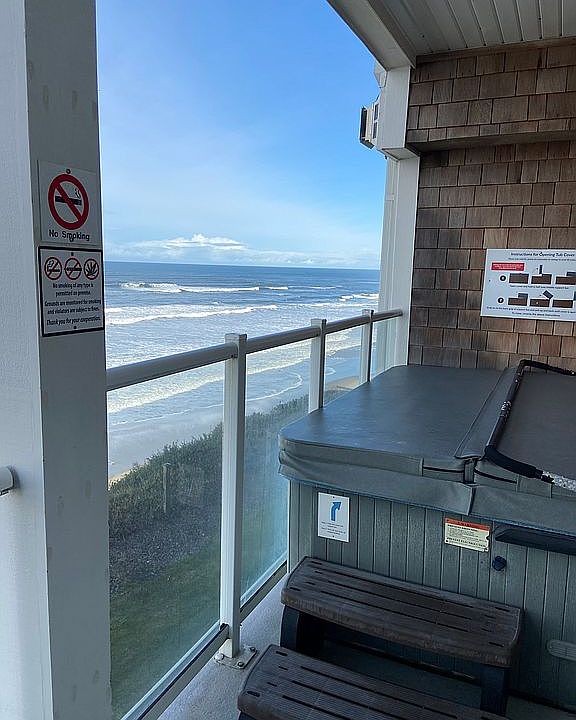 Hot tub on deck