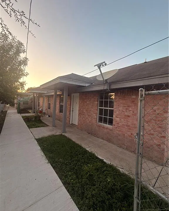 108 N Francisco Ave #C