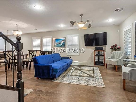 Open Concept Living/Dining/Kitchen with Beautiful Oak Hardwood Floors!