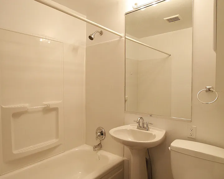 1925 Spring Garden St #1925-2F — Photo 11