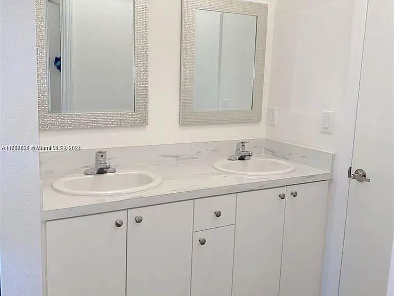 634 SW 3rd Ave — Photo 7