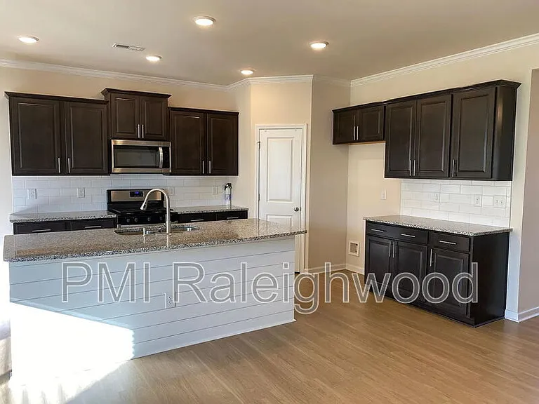 2124 Fox Chapel Pl — Photo 8