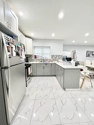 Rented by EastMount Realty LLC | media 15