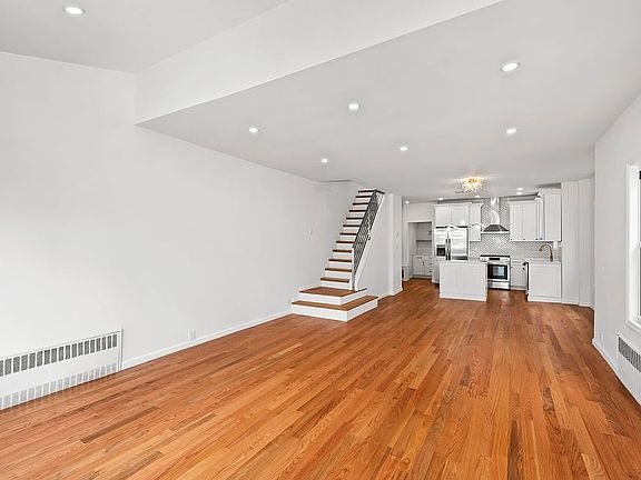 4th image of 1501 E 53rd St