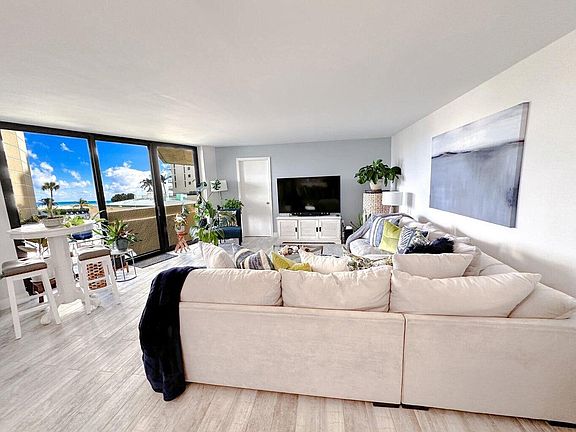 2nd image of 2800 N Ocean Drive #B-2d