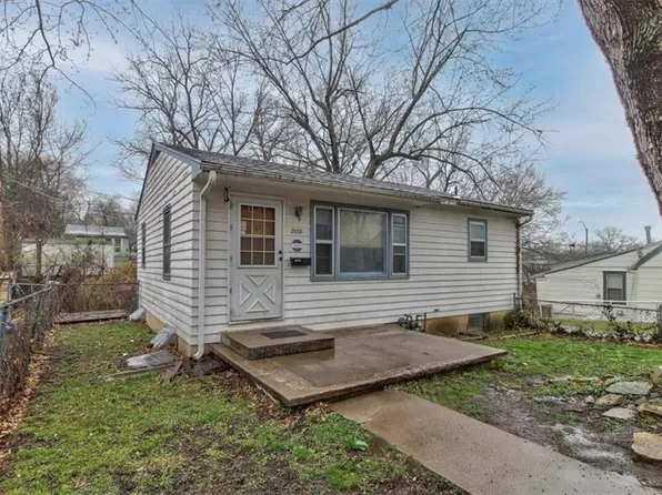 2128 E 83rd St, Kansas City, MO 64132