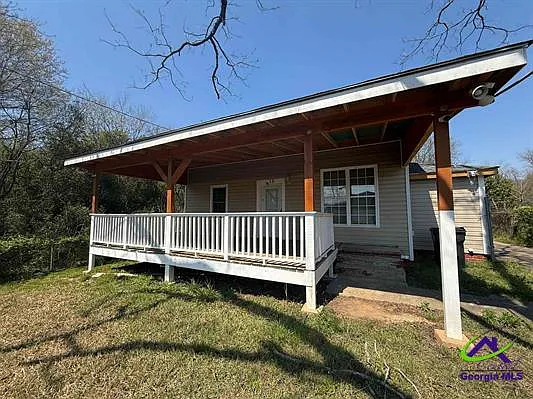 5 bed, 1404 sqft, $1,600 — Photo 2