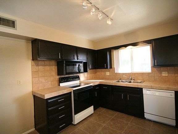 3rd image of 10224 W Deanne Dr