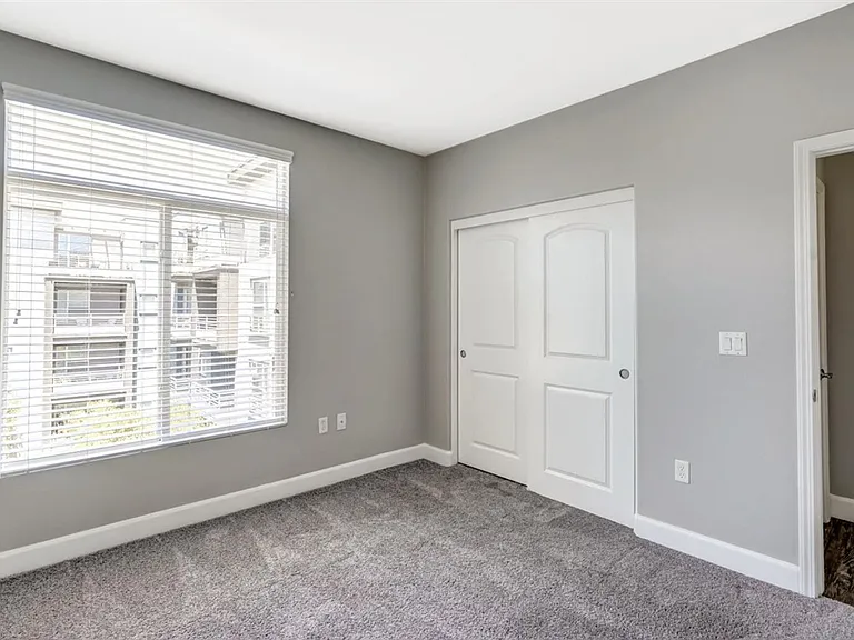 Stadium House Apartments — Photo 81