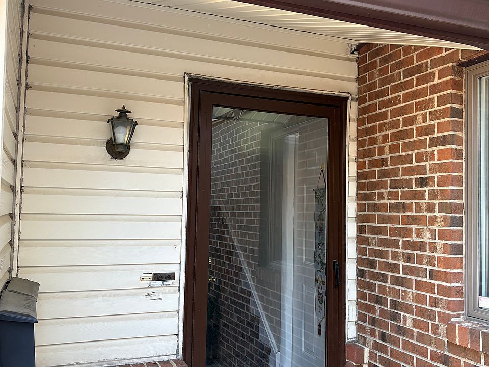 1st image of 502 Westbourne Dr APT 4