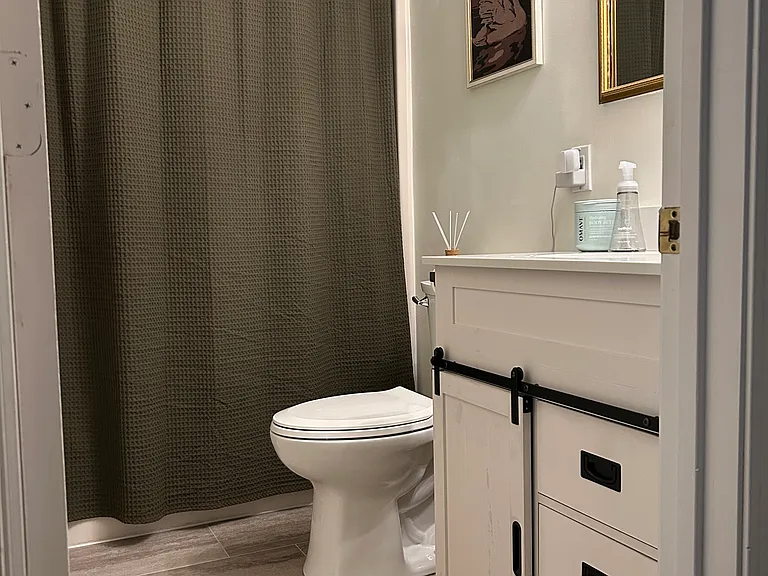 3 Oak Hill Ln #302 — Photo 9