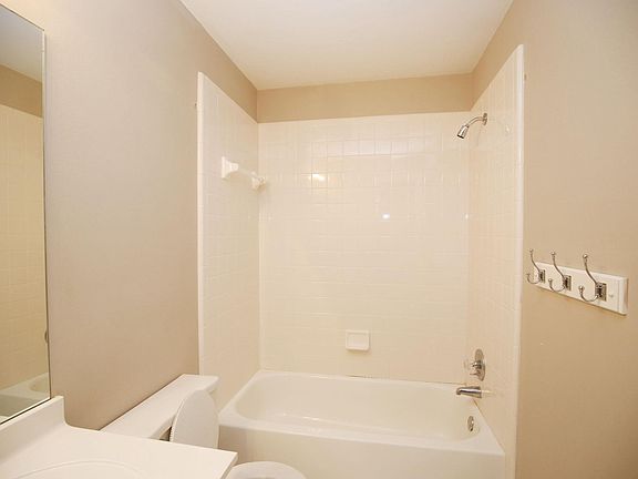 3rd image of 1385 Midland Way