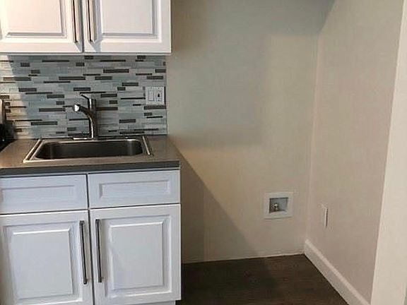 2nd image of 1444 Dixon St APT A
