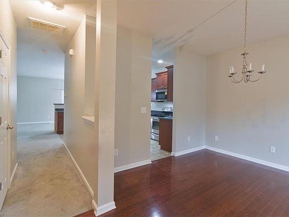 5th image of 1402 Torrey Pines Ct