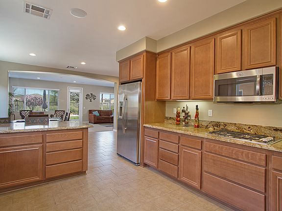 4th image of 31614 Dylan Dr