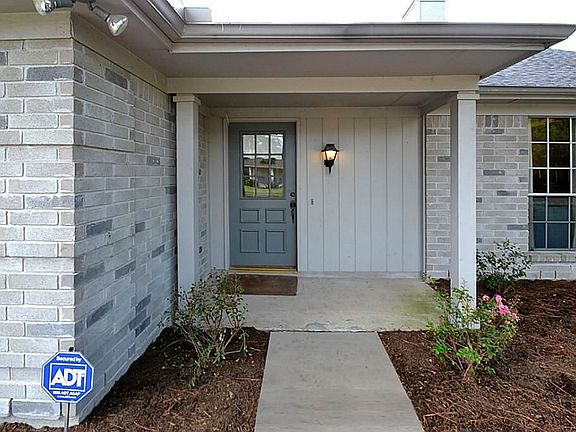 Front doorway inviting you inside.