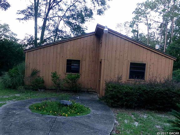 2nd image of 776 NW Fairway Dr