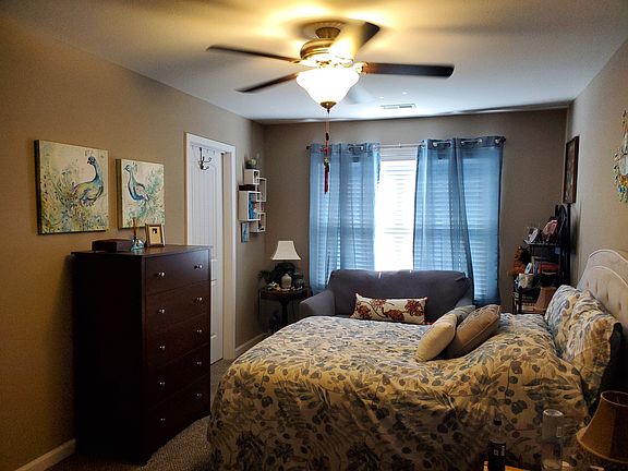 3rd image of 287 Alexander Blvd