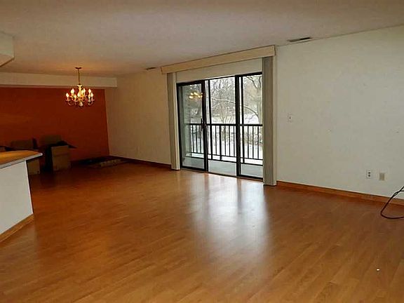 3rd image of 7553 Penn Bridge Ct