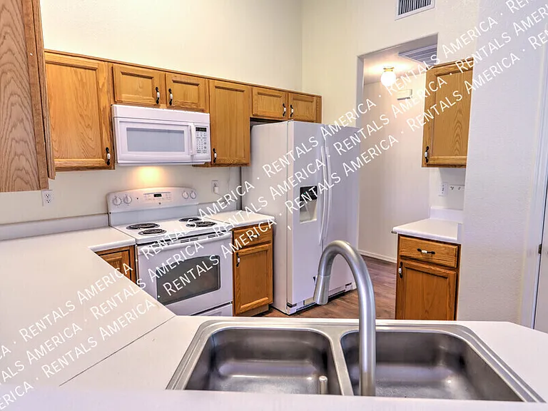 10984 N Double Eagle Ct — Photo 9