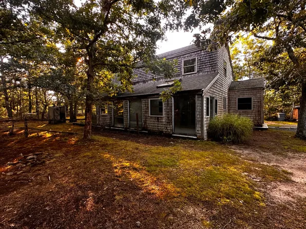 25 Vineyard Meadow Farms Rd, West Tisbury, MA 02575