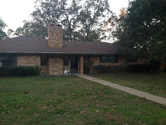 5th image of 701 Edgewood Cir
