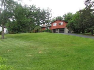 14 Burrow Dr, Highland Mills, NY 10930