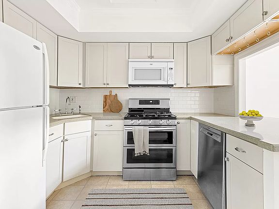 5th image of 530 4th St #3