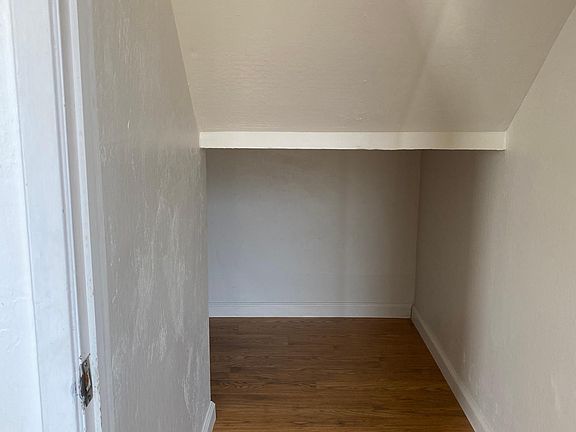 2nd image of 493 Pine Ave