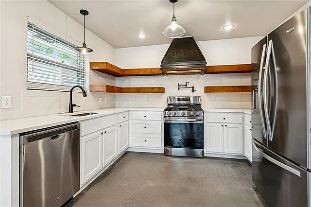 426 Lafitte St — Photo 10