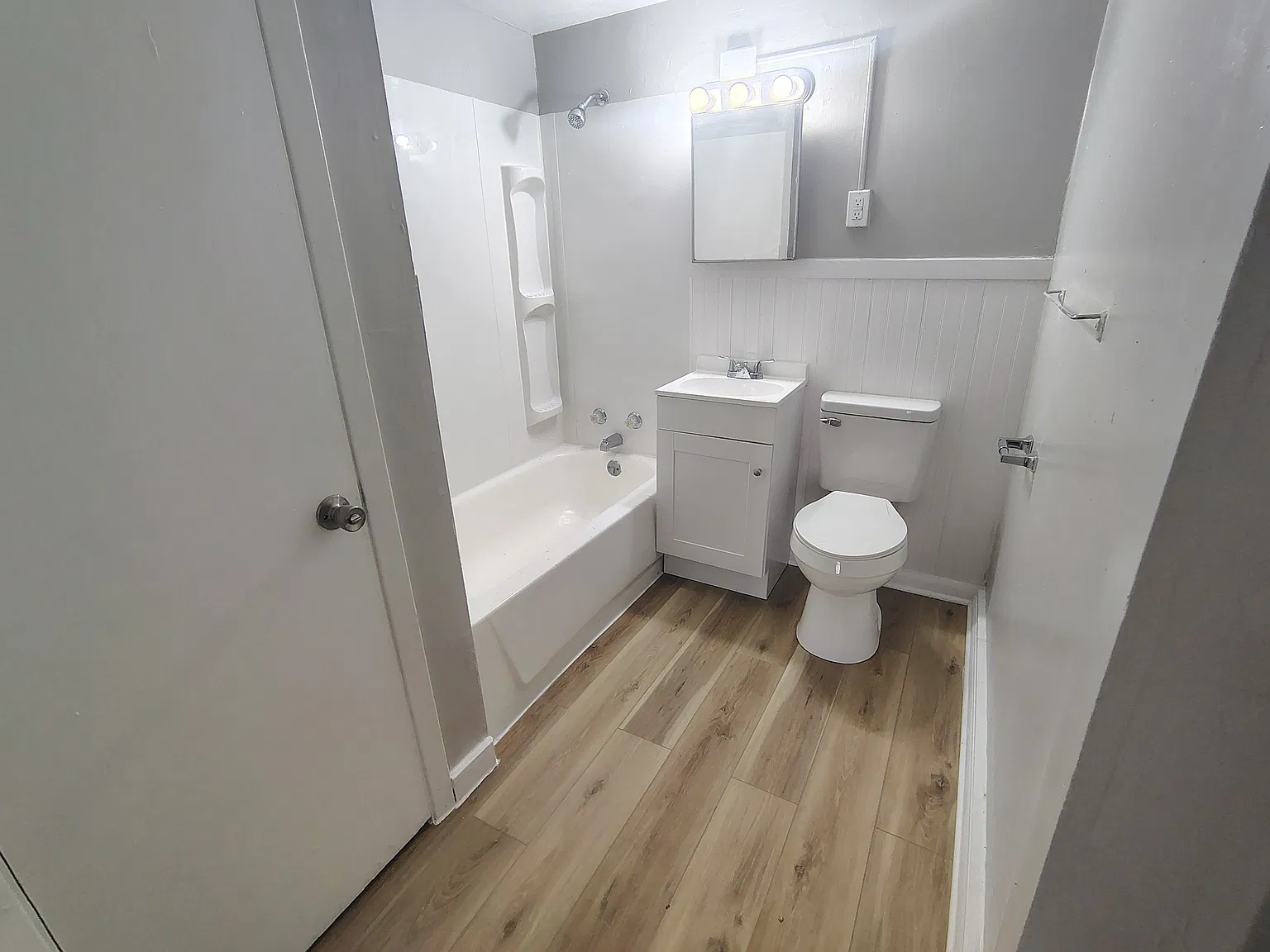 2 bed, 950 sqft, $1,000 — Photo 3