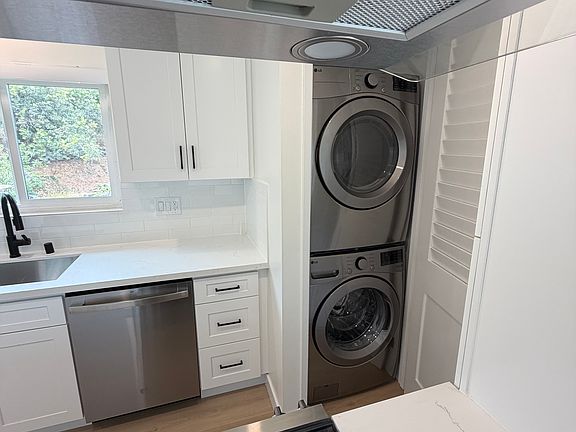 5th image of 851 Reeves Pl APT 2