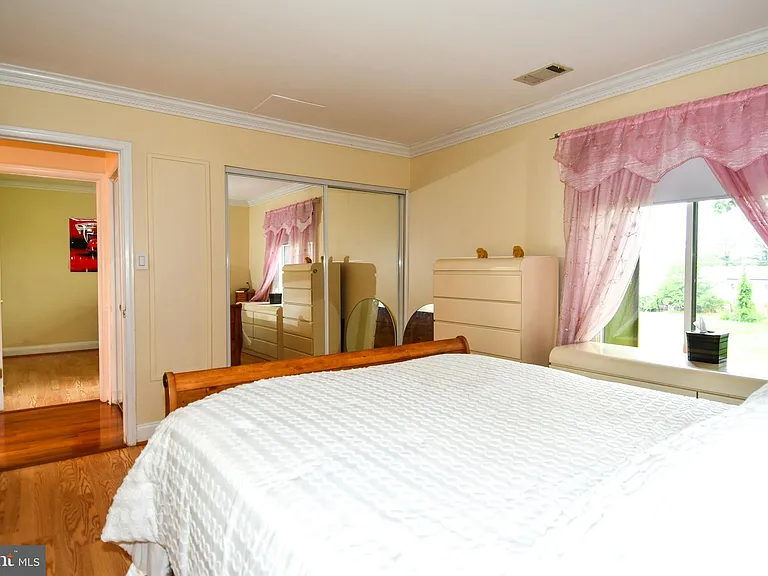 9401 Hickory View Pl — Photo 29