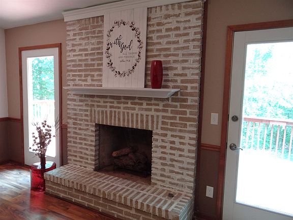 5th image of 930 S Melody Ln