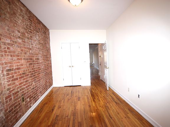 5th image of 906 Amsterdam Ave APT 4a